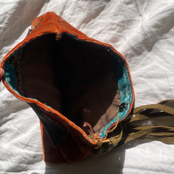 Handmade purse with loop for belt or crossbody strap - Picture 3 of 3